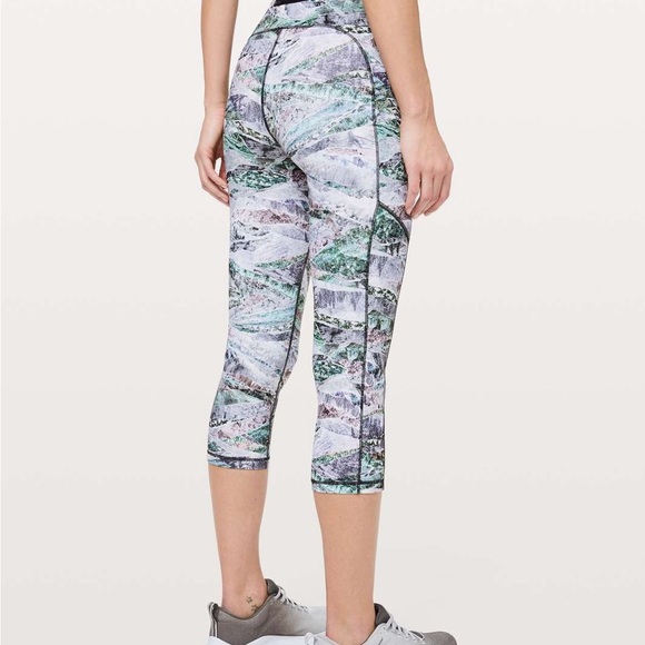 Lululemon Wunder Under High-Rise Tights 25” Full On Luxtreme Size 6 - Picture 1 of 7